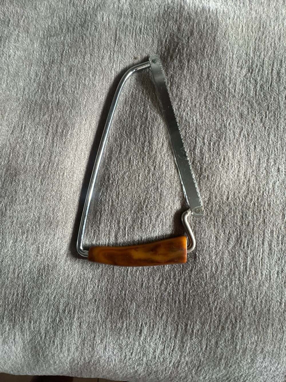 Vintage Faux Tortoiseshell Handle Kitchen Bread Saw